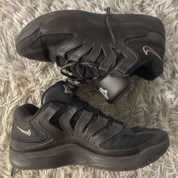 KD 18 ‘Triple Black’ - Picture 2 of 5